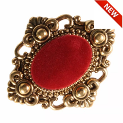 Baretspeld Goud Met Rood Fluweel